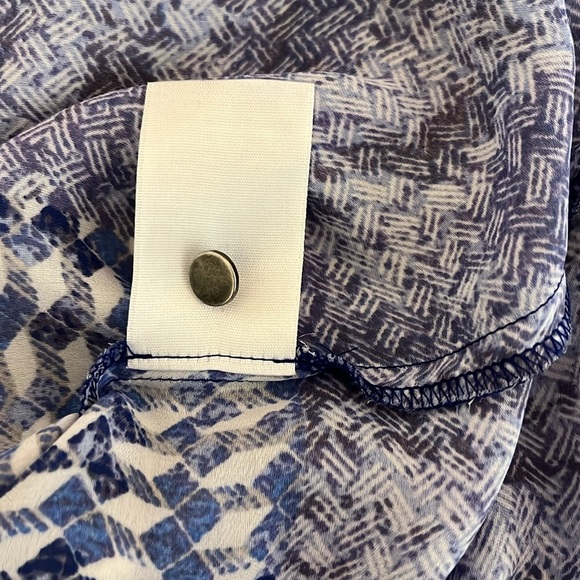 NIC+ZOE Geometric Artsy Printed Balloon Sleeve Sheer Blouse - Size Medium - Picture 9 of 9